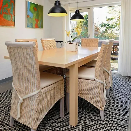 Four-bedroom Holiday In Tranekaer 4 بيت للعطل Skattebølle