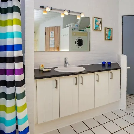 Four-bedroom Holiday In Tranekaer 4 بيت للعطل *