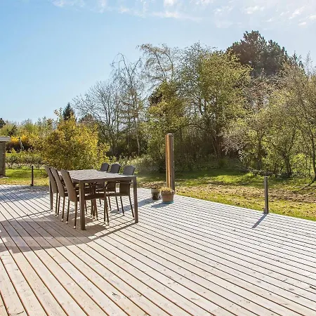 Four-bedroom Holiday In Tranekaer 4 * Skattebølle