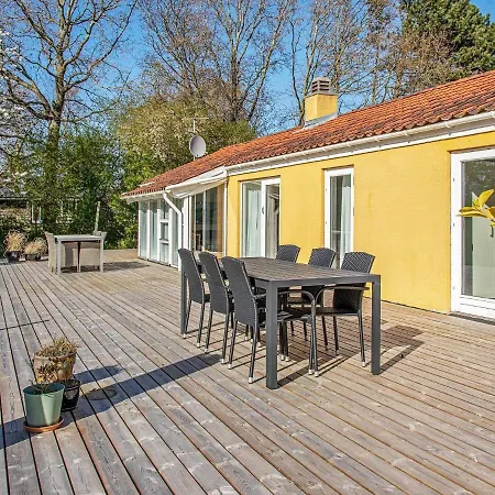 بيت للعطل Four-bedroom Holiday In Tranekaer 4 *